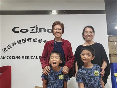 Ymwelodd Dirprwyo Cleient o Indonesia i Cozing Medical